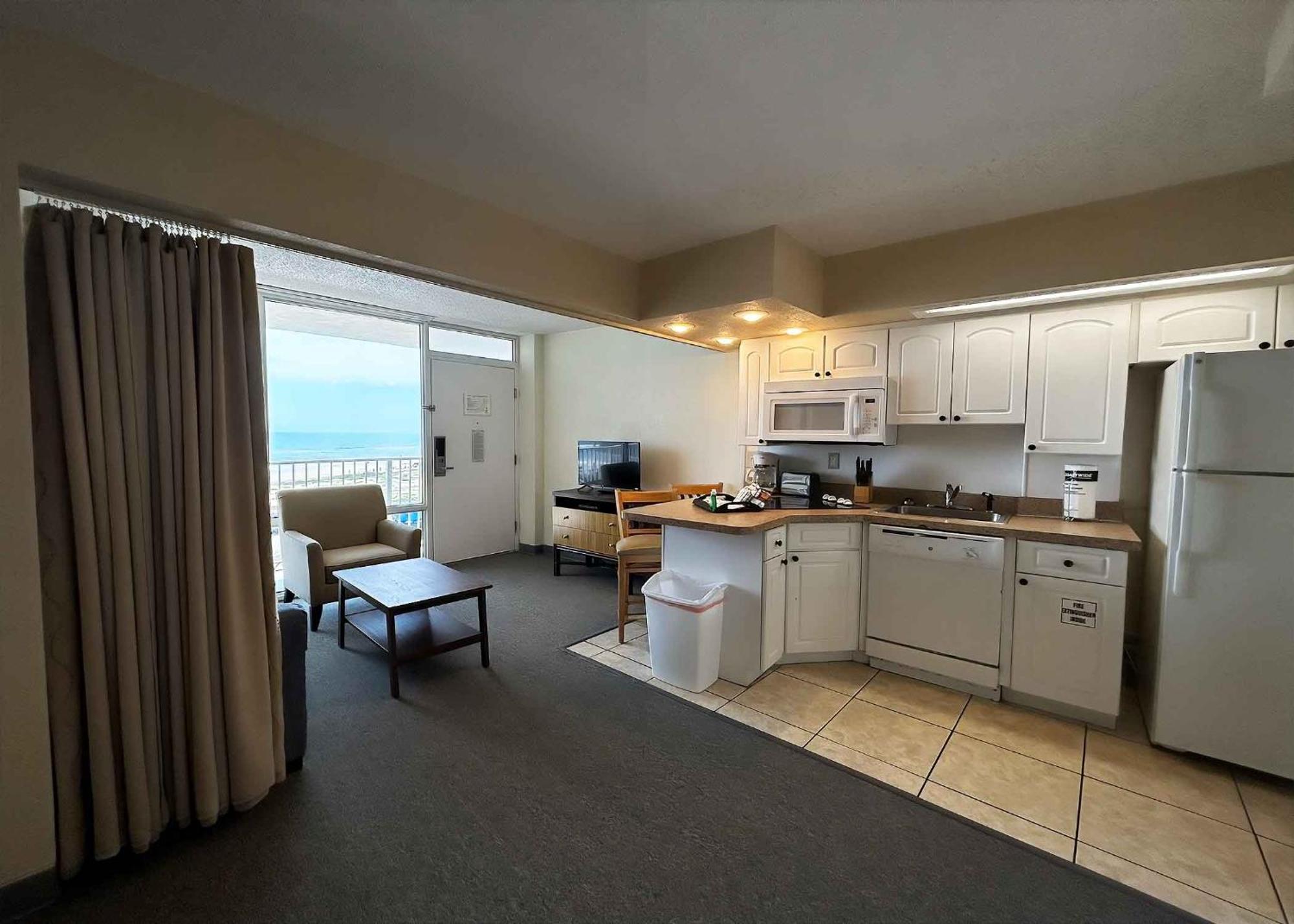 Outrigger Beach Club Resort Ormond Beach Exterior photo